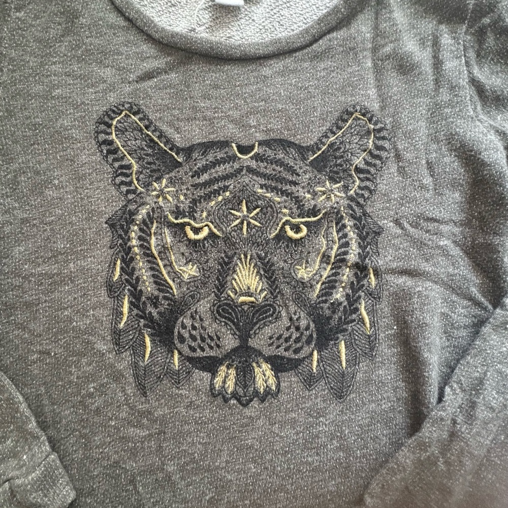 WINTER SALE ** Lucky Brand Charcoal Tiger Graphic Sweatshirt - Picture 3 of 4